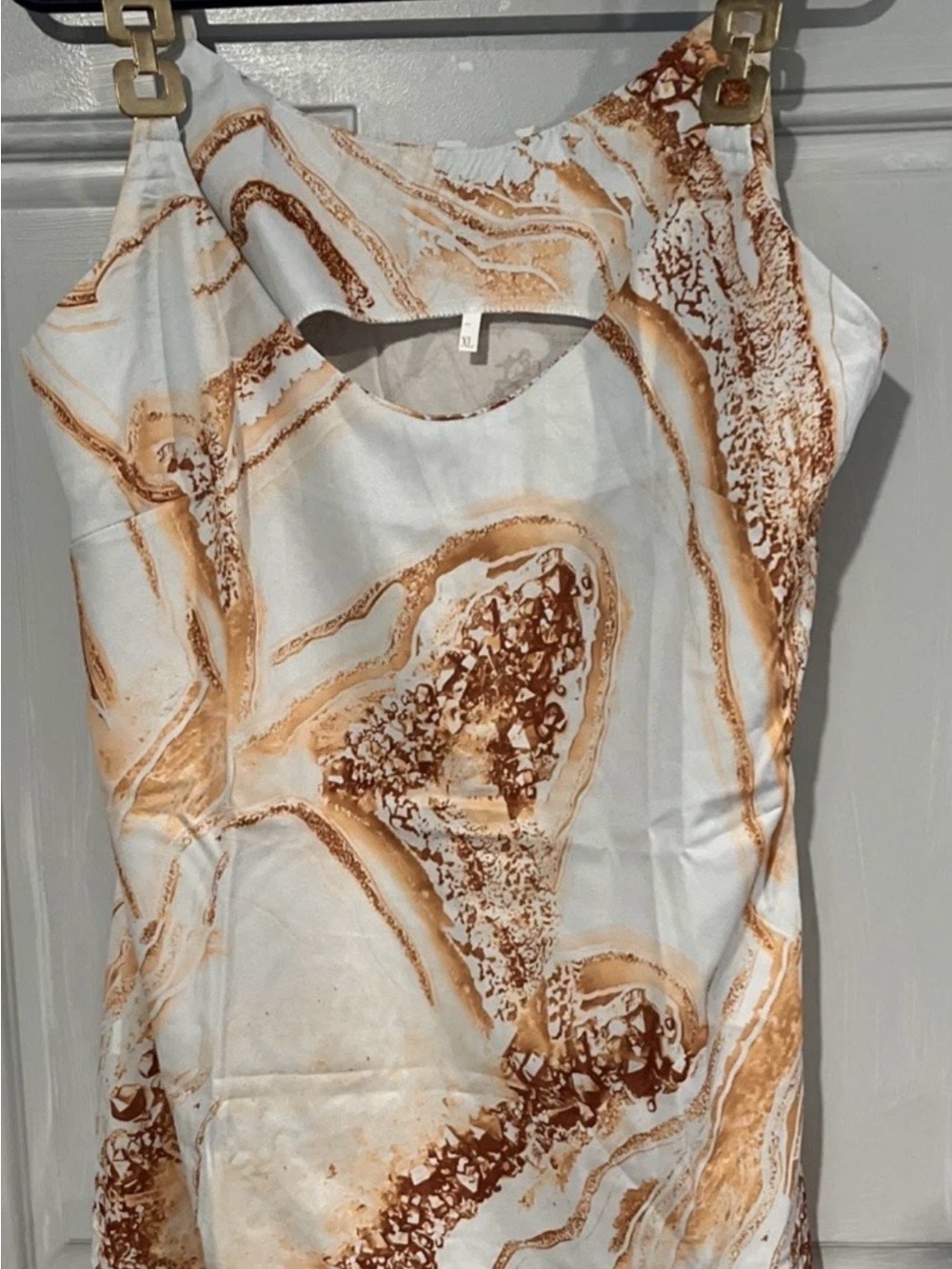 Size XL Marble-Print Scoop Neck Tank Top in White and Brown